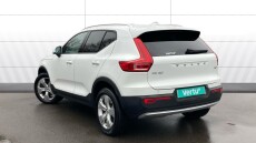 Volvo Xc40 2.0 T4 Momentum Pro 5dr AWD Geartronic Petrol Estate